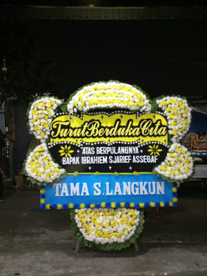 Papan Bunga Duka di Sindangagung